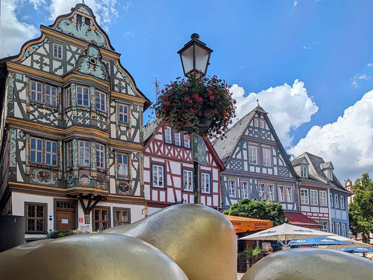 das Killingerhaus mit seinen Holzschnitzereien aus dem vollen Holz ist das aufwendigste Fachwerkhaus Idsteins